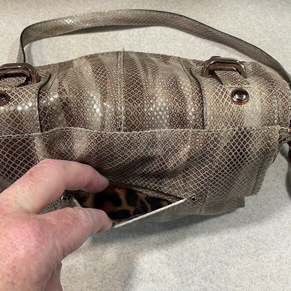 B Makowsky Leather Snake Skin Pattern Medium Crossbody Bag Purse - Picture 3 of 16